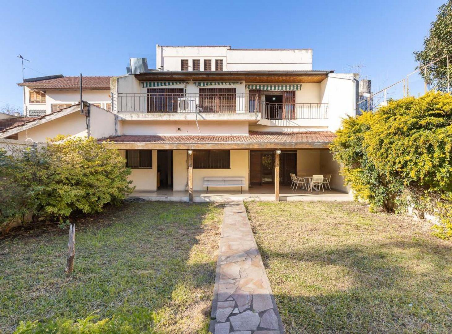 Foto de Casa de 6 Amb Lujosa en Villa Sarmiento - Permuta, imagen 2