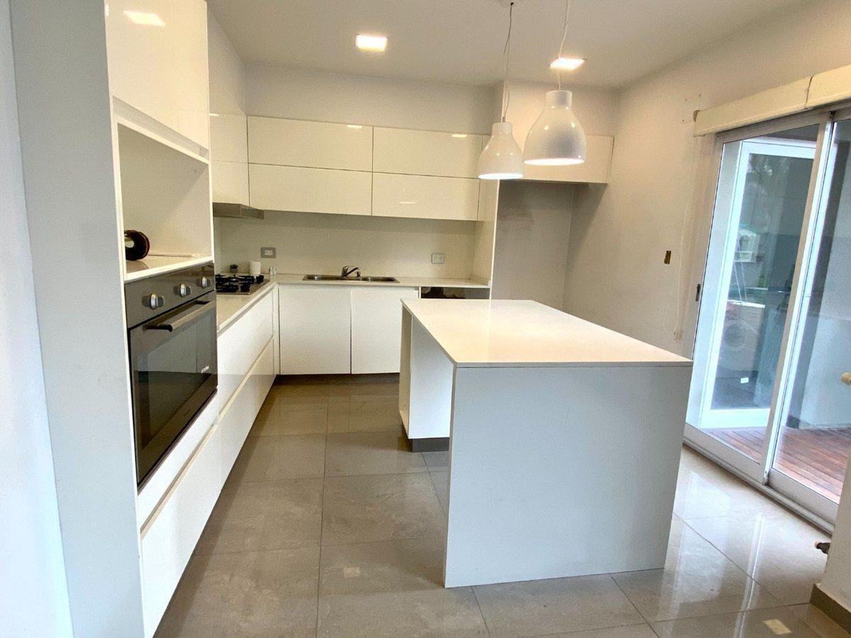 Foto de Venta Casa 5 Ambientes Villa Sarmiento Pileta, imagen 2
