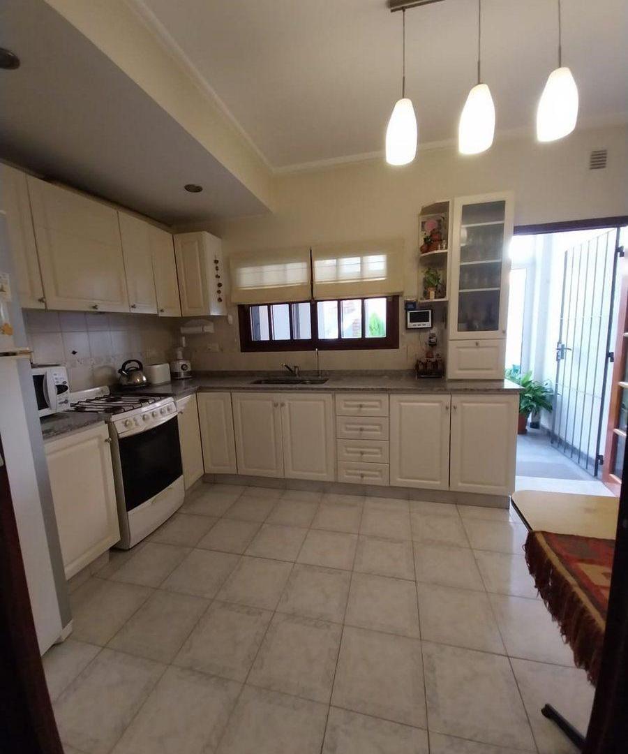 Foto de VENTA TRIPLEX 4 AMB VILLA SARMIENTO APTO CREDITO, imagen 1