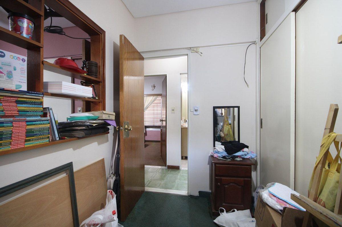 Foto de Venta CASA 4 amb QUINCHO COCHERA Hurlingham PERMUT, imagen 4