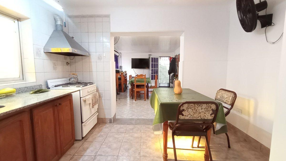 Foto de VENTA CASA 4 AMBIENTES COCHERA Y GALPON-ZARATE, imagen 3