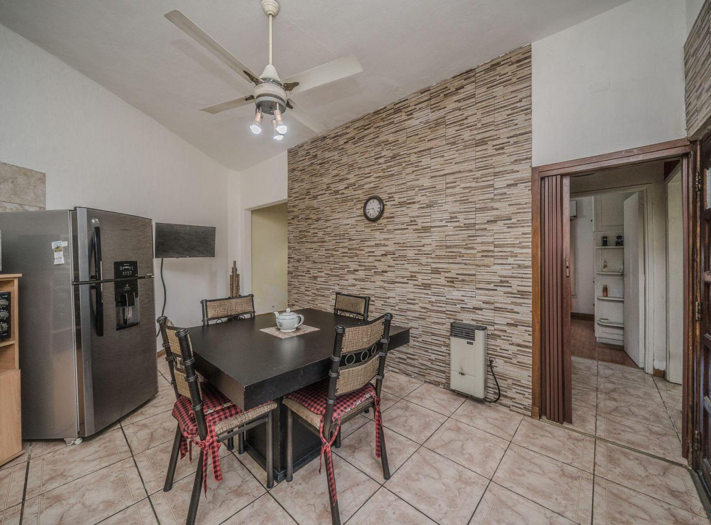 Foto de CASA 3 AMBIENTES CON COCHERA Y PILETA - V. BOSCH, imagen 1