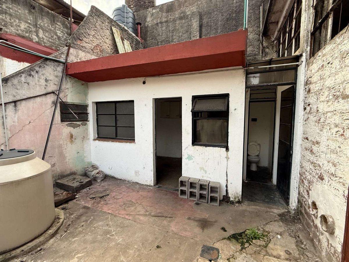 Foto de Galpon deposito venta Caseros a refaccionar, imagen 4