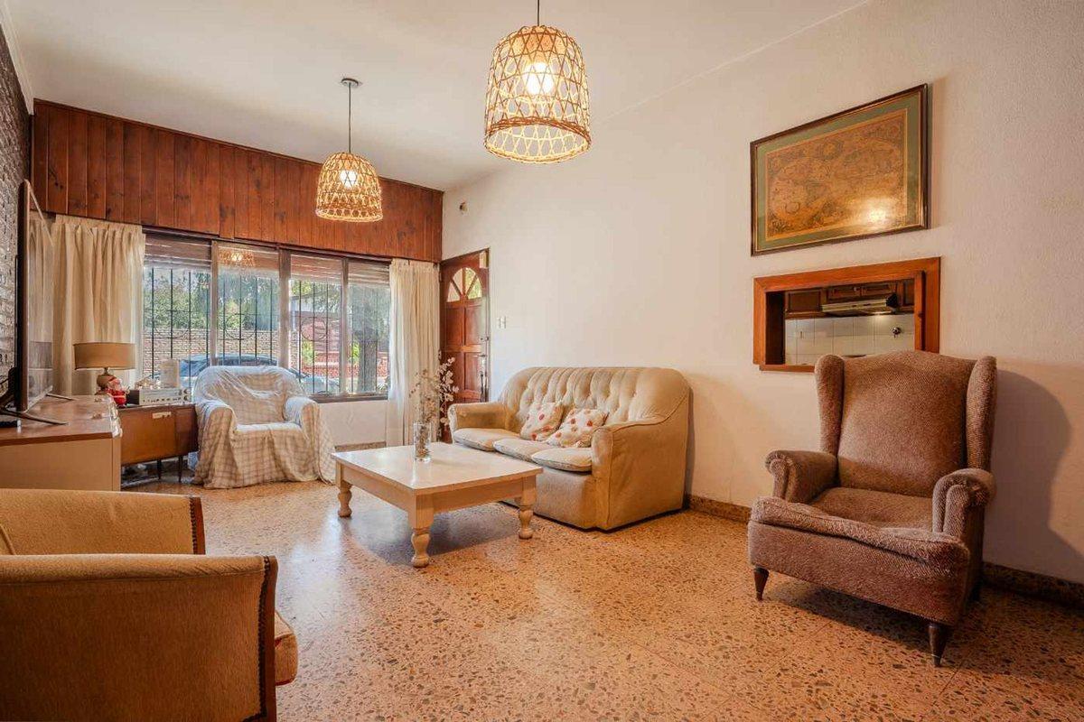 Foto de CHALET 6 AMB PARQUE PILETA QUINCHO HURLINGHAM, imagen 5