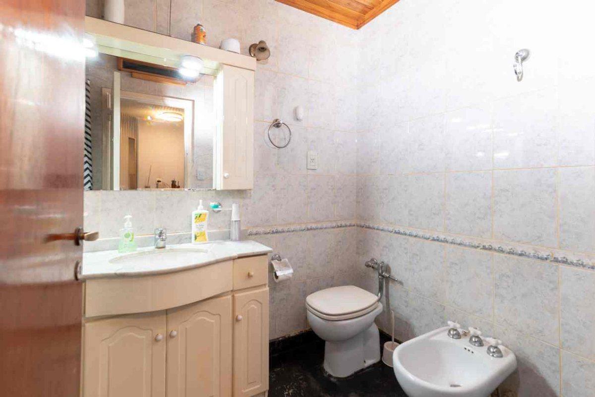 Foto de VENTA DOS CASAS PARQUE QUIRNO - HURLINGHAM PERMUTA, imagen 1