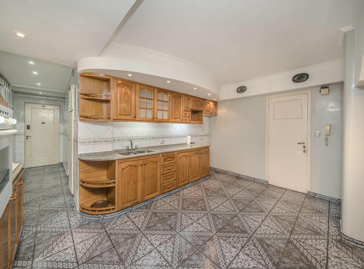 Foto de VENTA DPTO 4 AMB c/ DEPENDENCIA RECOLETA PERMUTA, imagen 1