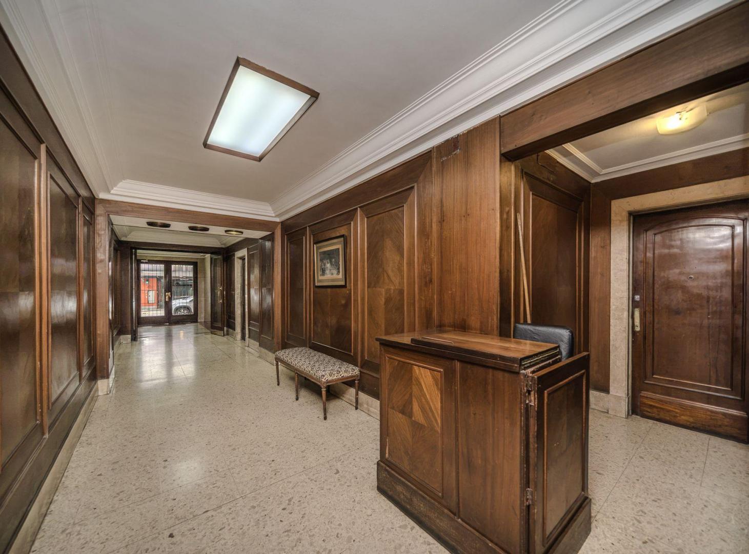 Foto de VENTA DPTO 4 AMB c/ DEPENDENCIA RECOLETA PERMUTA, imagen 4