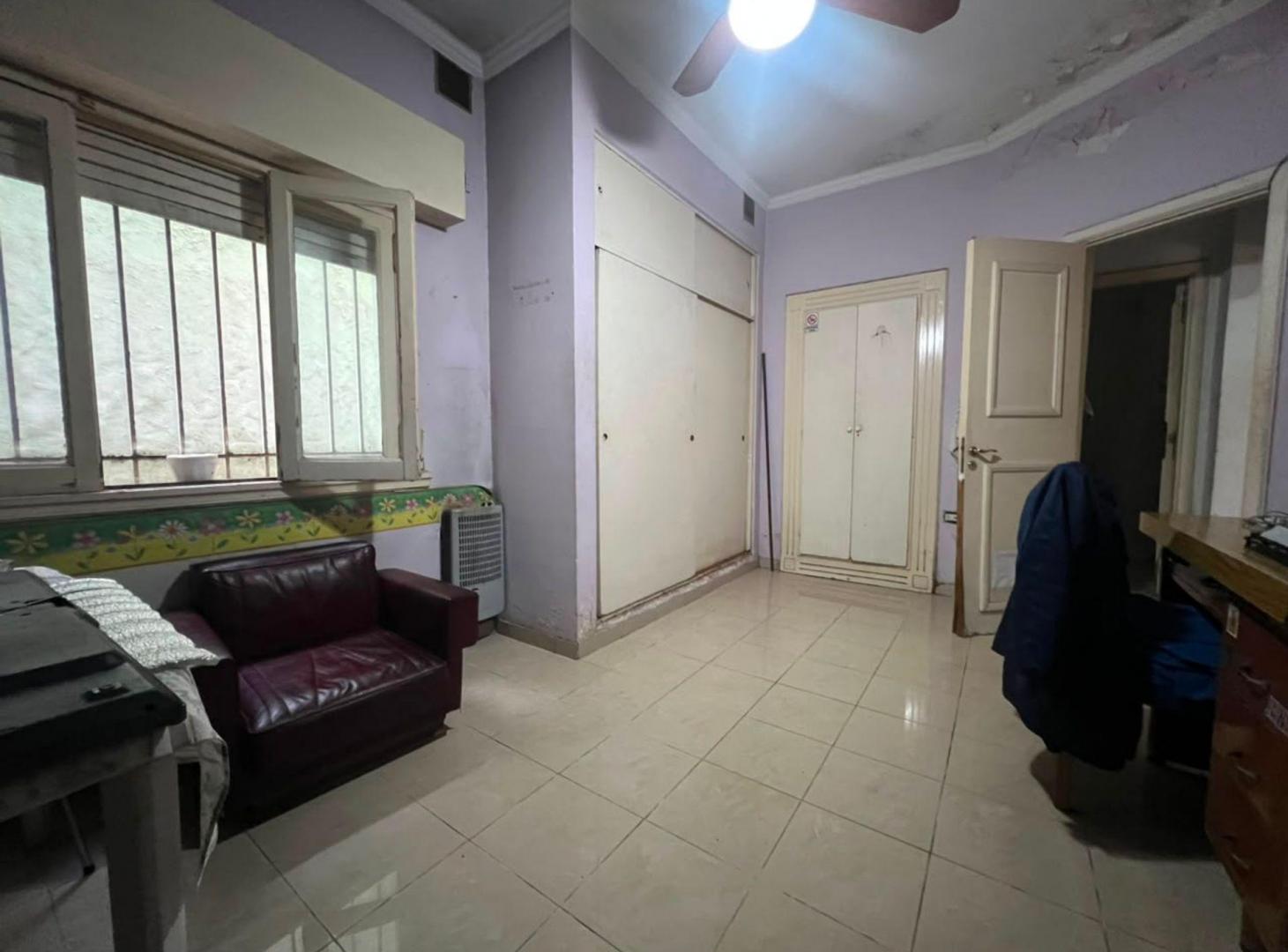 Foto de VENTA CASA 4 AMB. COCHERA PATIO QUINCHO PERMUTA, imagen 4