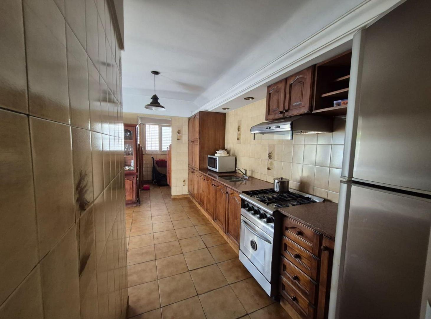 Foto de VENTA CASA 3AMB HURLINGHAM - COCHERA - PARQUE, imagen 2