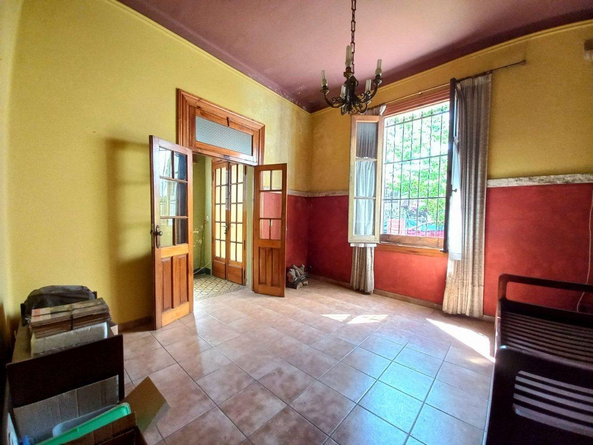 Foto de VENTA CASA 5 AMBIENTES-CASTELAR-PERMUTA-REFACCIONA, imagen 4