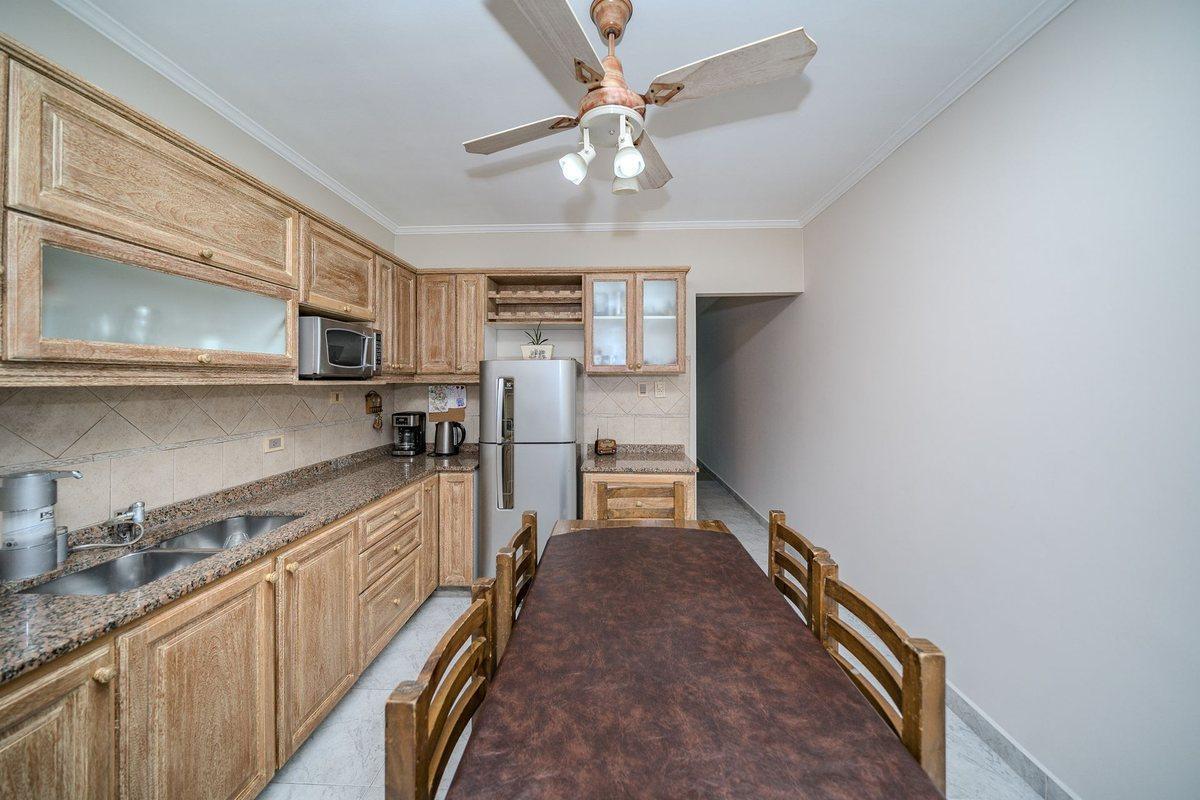 Foto de TRIPLEX 4 AMBIENTES CON COCHERA Y PILETA - CASEROS, imagen 1