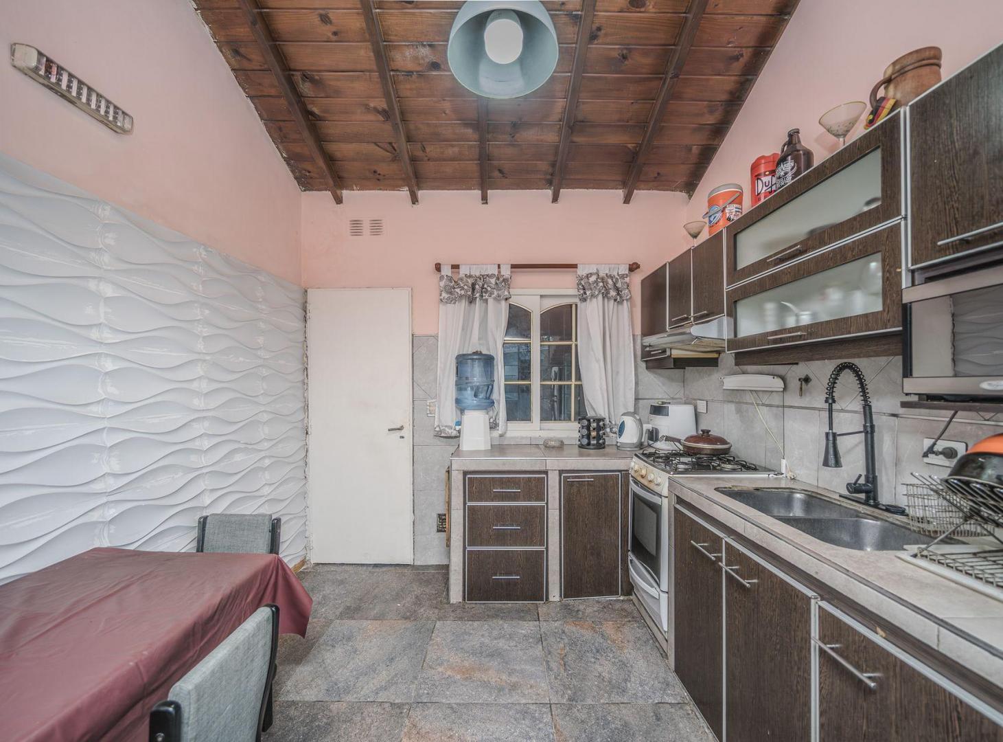 Foto de CASA 3 AMB C/ PILETA, PARRILLA, COCHERA- ITUZAINGO, imagen 5