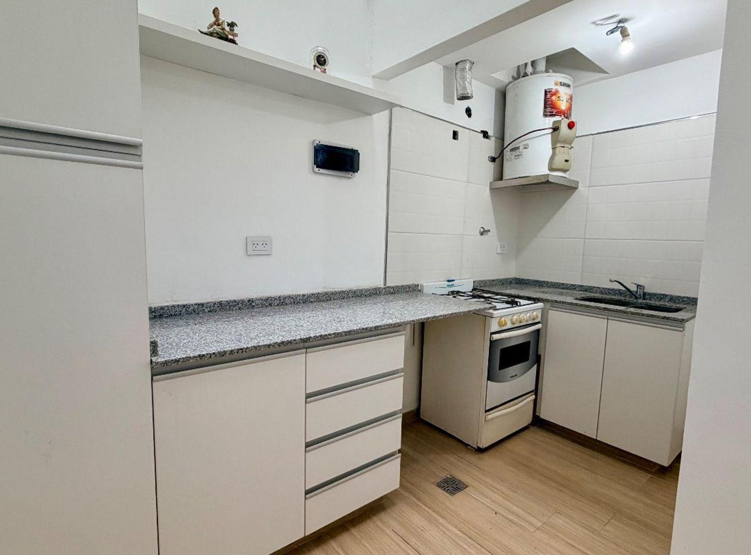 Foto de VENTA DPTO 3 AMB RECICLADO- CHACARITA, imagen 3