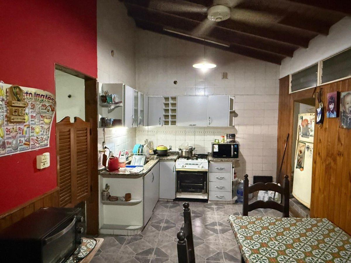 Foto de CASA 4 AMB. CON COCHERA Y DEPOSITO EN BALLESTER, imagen 4