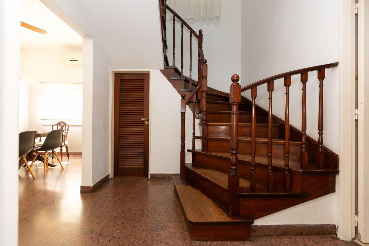 Foto de VENTA CASA EN CASEROS C/ COCHERA Y PATIO - PERMUTA, imagen 1