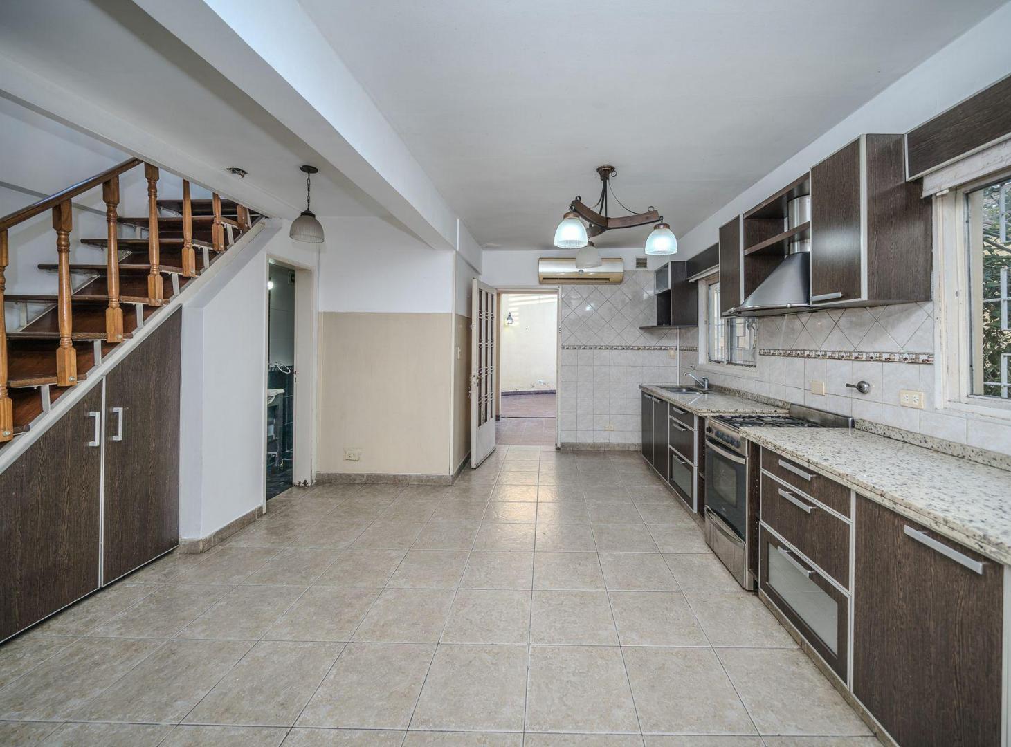 Foto de VENTA - Casa 4 Amb en HURLINGHAM Cochera y Patio, imagen 4