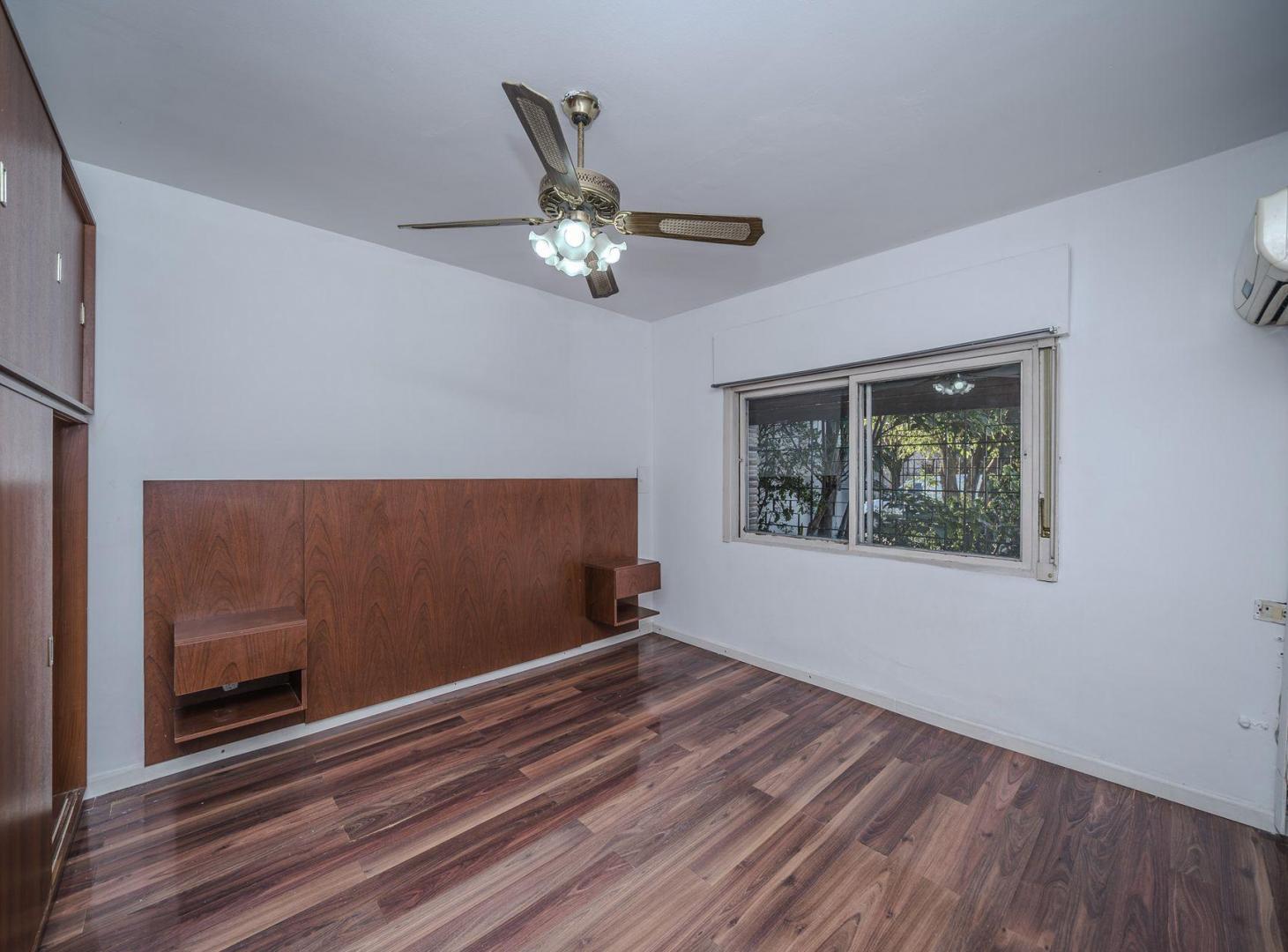 Foto de VENTA - Casa 4 Amb en HURLINGHAM Cochera y Patio, imagen 3