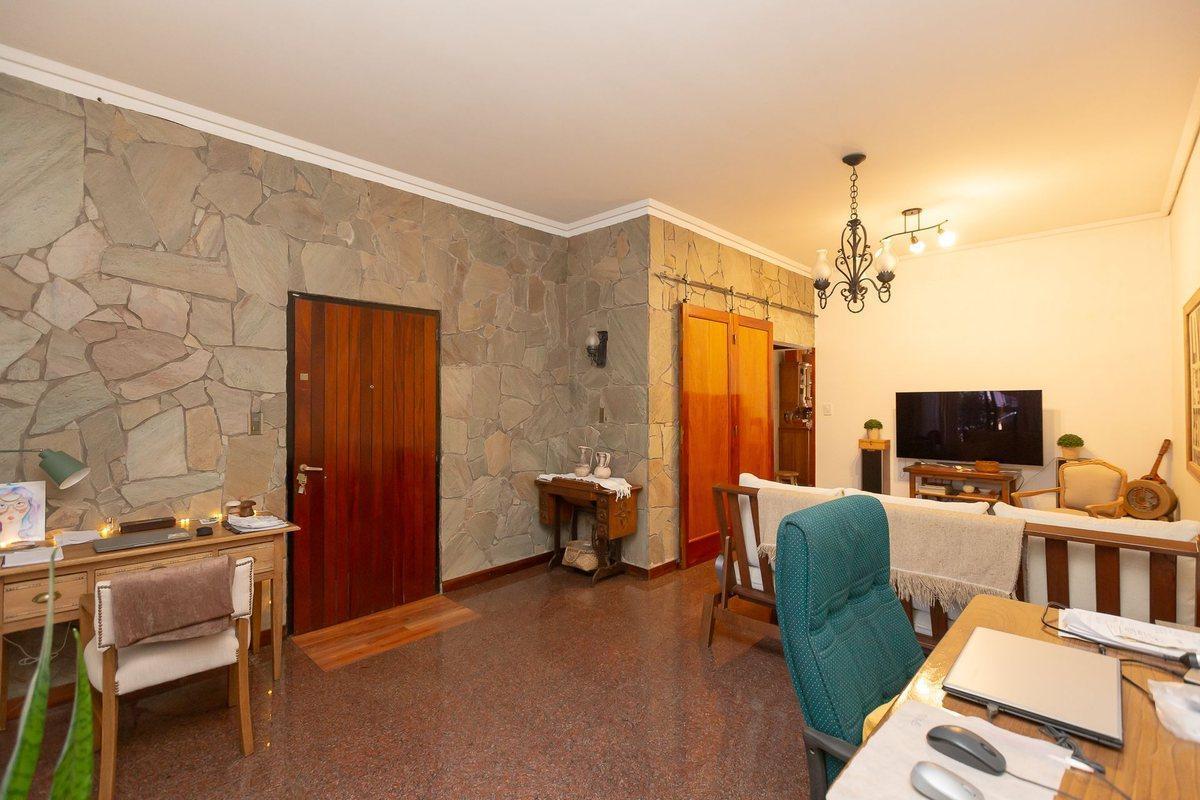Foto de VENTA CASA EN CASEROS 5 AMB - PERMUTA, imagen 1