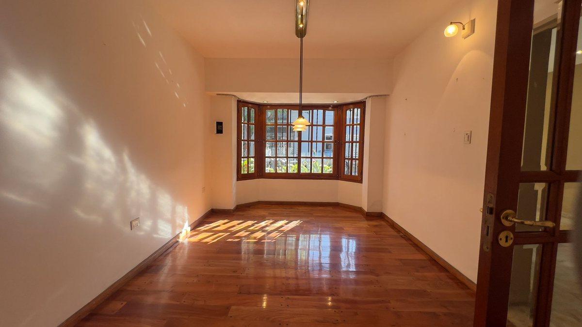 Foto de VENTA CASA 4 DORMITORIOS PALOMAR COCHERA y mas., imagen 5