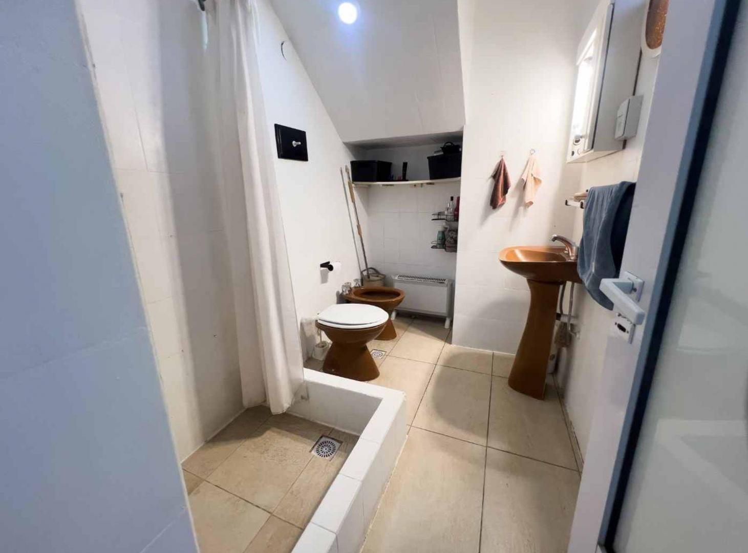 Foto de VENTA PH 2 AMB TERRAZA Y DEPOSITO EN CASEROS, imagen 5