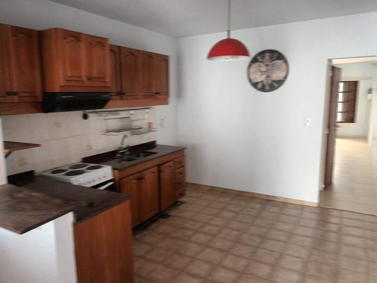 Foto de PH / DUPLEX (AMPLIO) CON PATIO Y COCHERA MORON, imagen 2