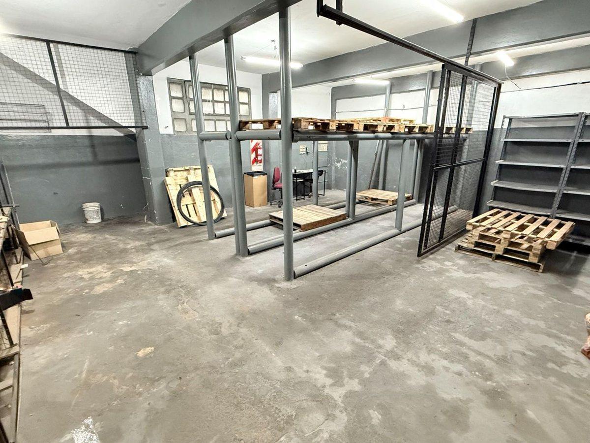 Foto de Venta Galpon con terraza libre edificable Caseros, imagen 5
