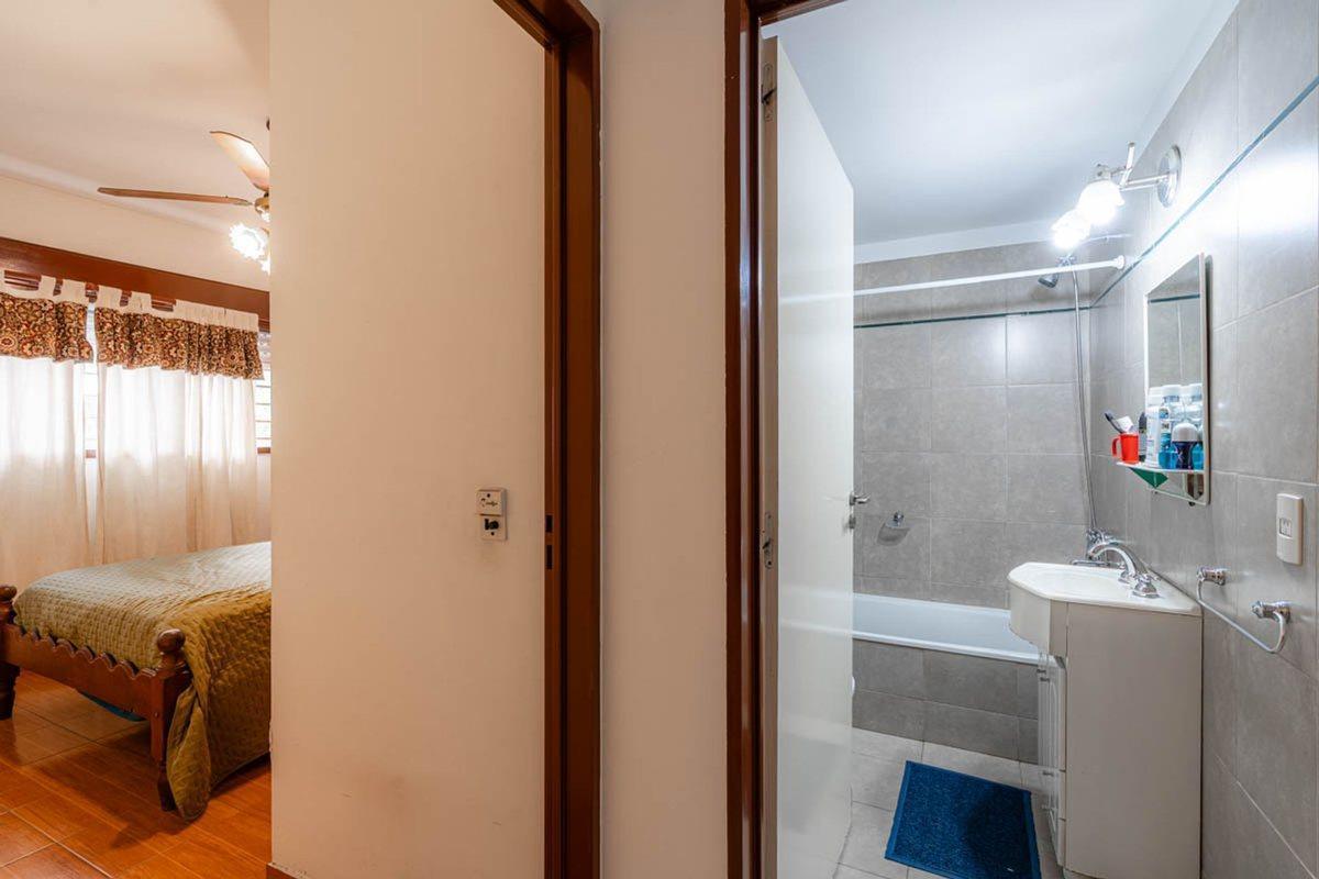 Foto de VENTA PH 2 AMB C/PATIO EN VILLA LURO PERMUTA, imagen 2