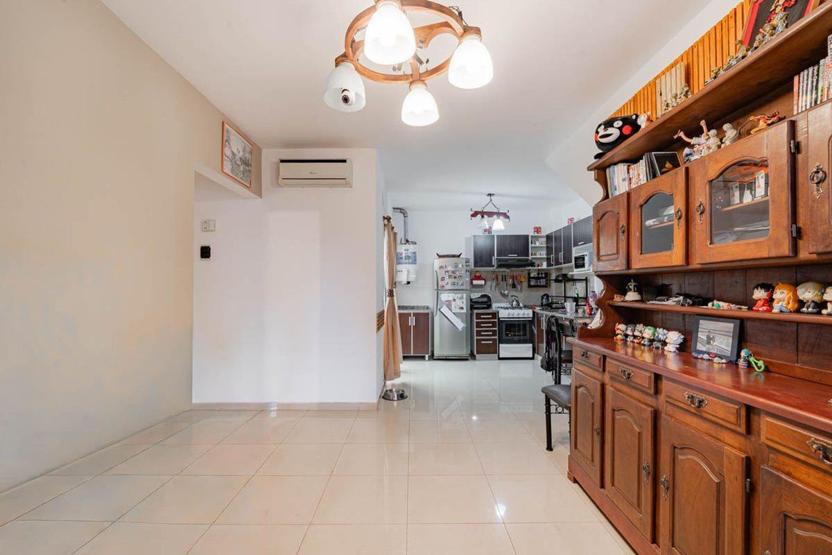 Foto de VENTA PH 2 AMB C/PATIO EN VILLA LURO PERMUTA, imagen 3
