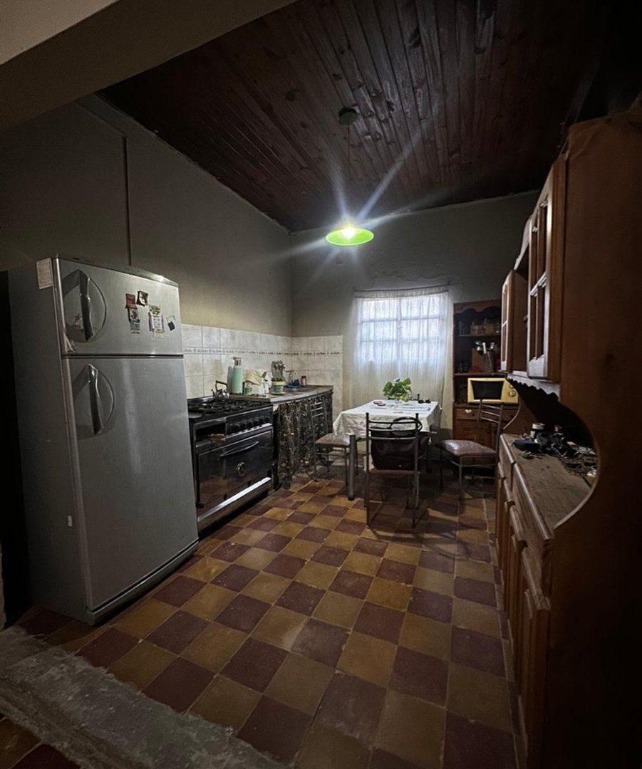 Foto de VENTA PH 3 AMB TEMPERLEY REFACCIONAR-PERMUTA- A.C., imagen 2