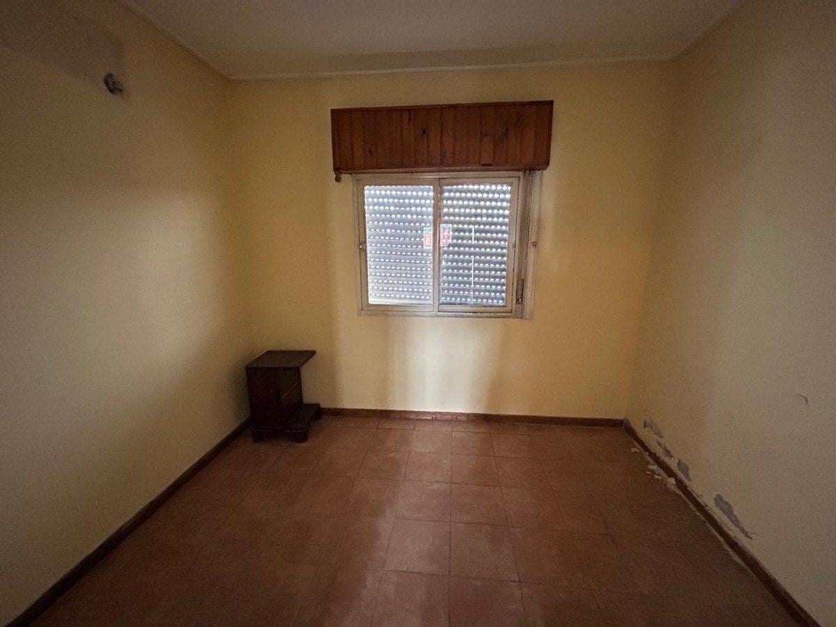 Foto de VENTA CASA 3 AMB+PH 2 AMB A/PERMUTA Z/CASEROS, imagen 4