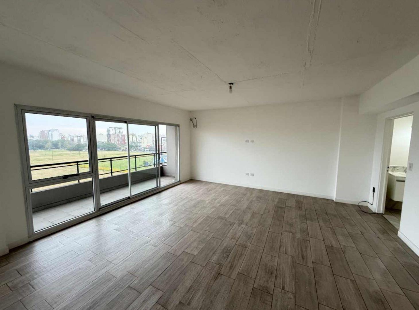 Foto de VENTA DOS AMBIENTES CON BALCÓN - PARQUE PATRICIOS., imagen 1