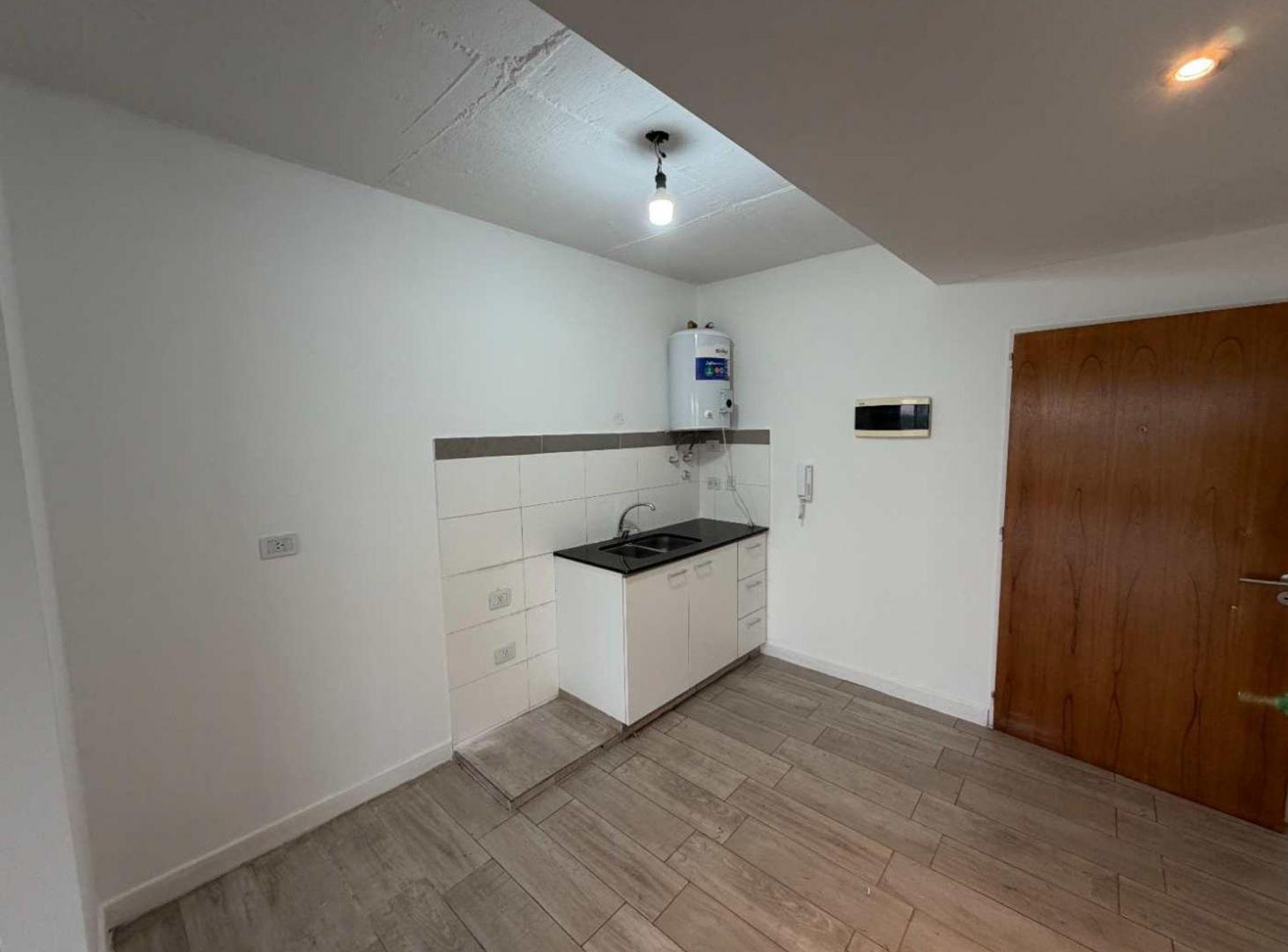 Foto de VENTA DOS AMBIENTES CON BALCÓN - PARQUE PATRICIOS., imagen 3