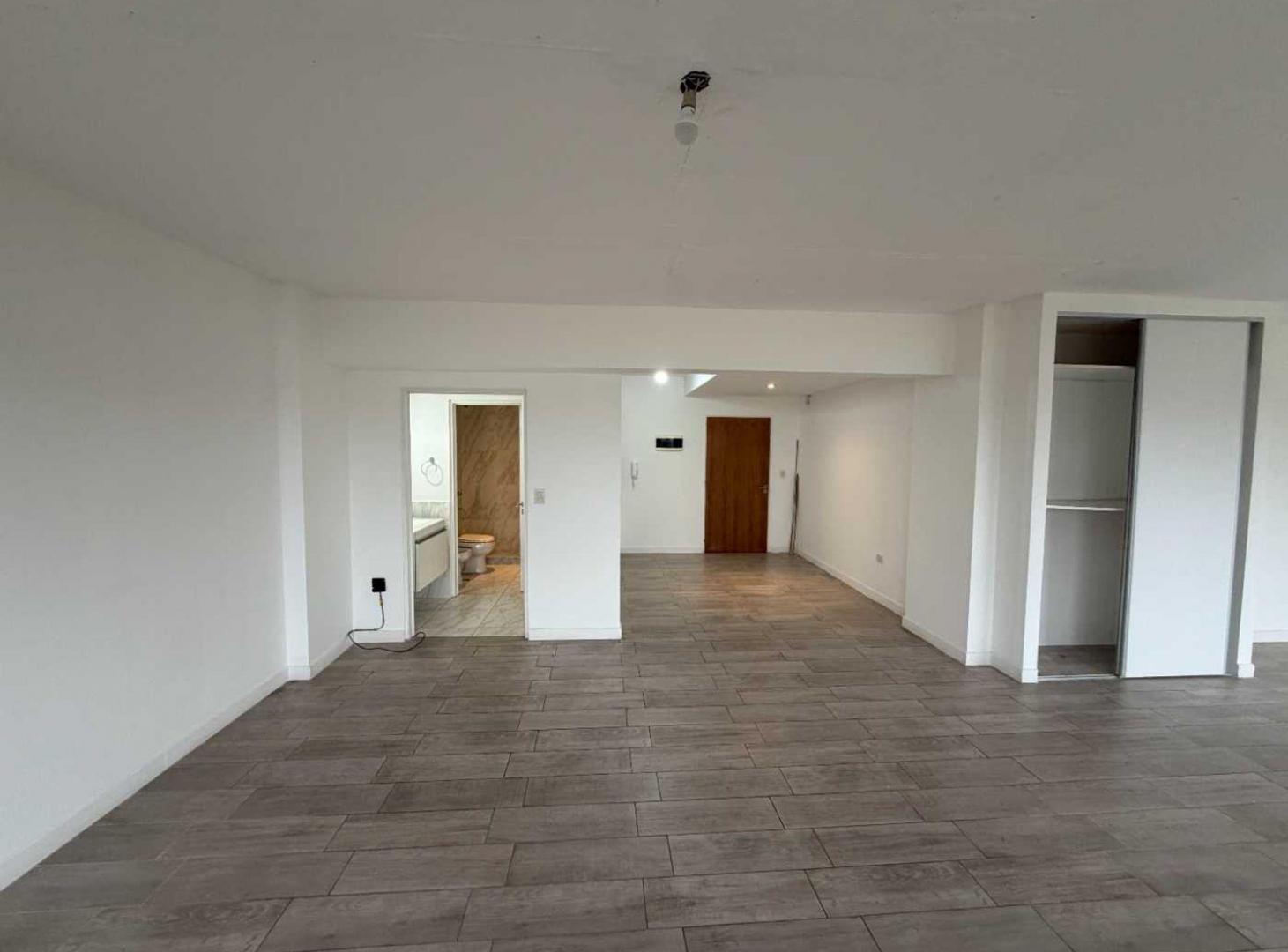 Foto de VENTA DOS AMBIENTES CON BALCÓN - PARQUE PATRICIOS., imagen 5