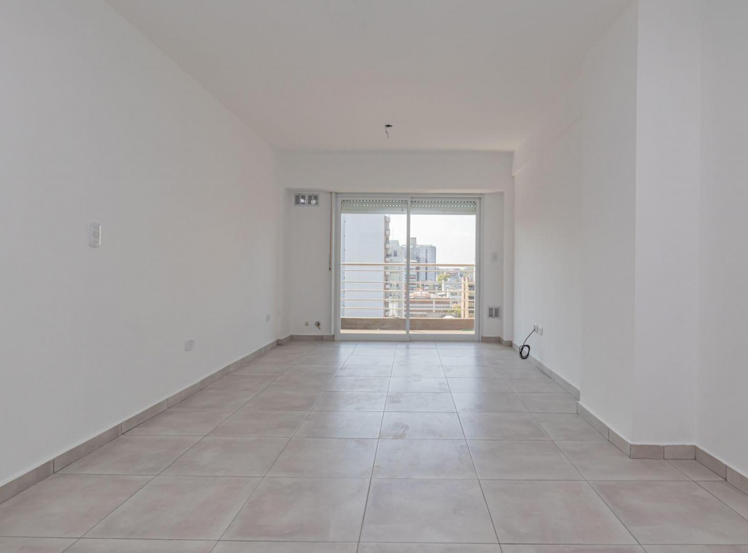 Foto de VENTA DE DEPARTAMENTO 3 AMBIENTES AL FRENTE MORON, imagen 1
