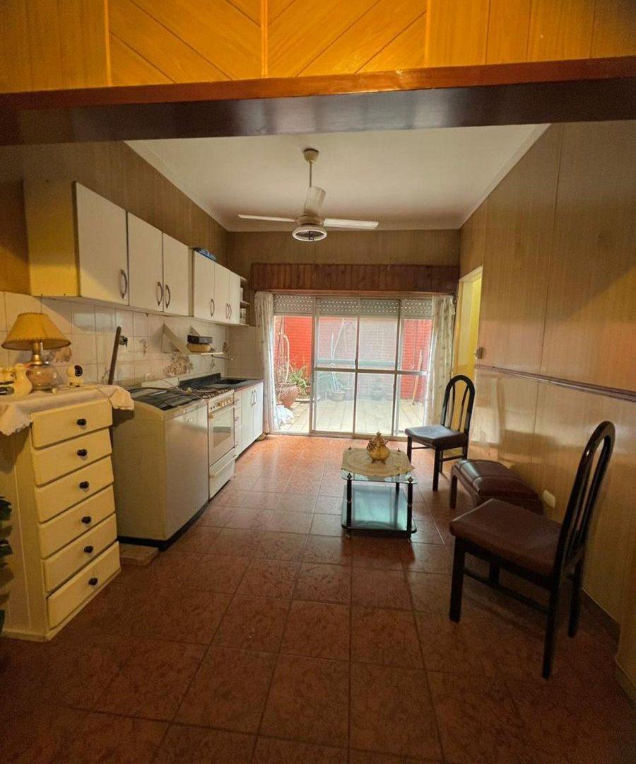 Foto de VENTA PH 3 Amb - 2 VIVIENDAS/ Caseros PERMUTA, imagen 1