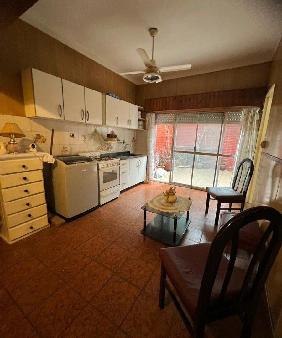 Foto de VENTA PH 3 Amb - 2 VIVIENDAS/ Caseros PERMUTA, imagen 2