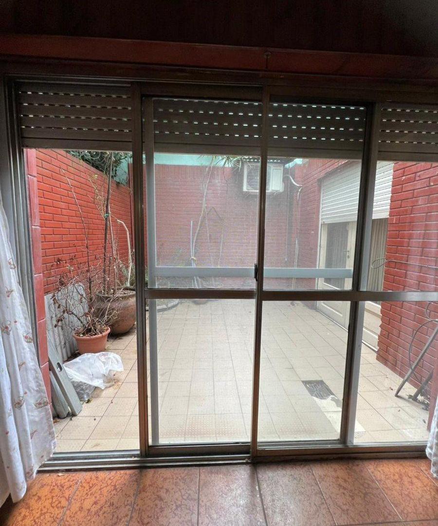 Foto de VENTA PH 3 Amb - 2 VIVIENDAS/ Caseros PERMUTA, imagen 3