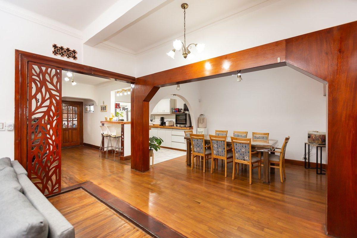 Foto de VENTA DE CASA EN HURLINGHAM CON PILETA Y GARAGE, imagen 2