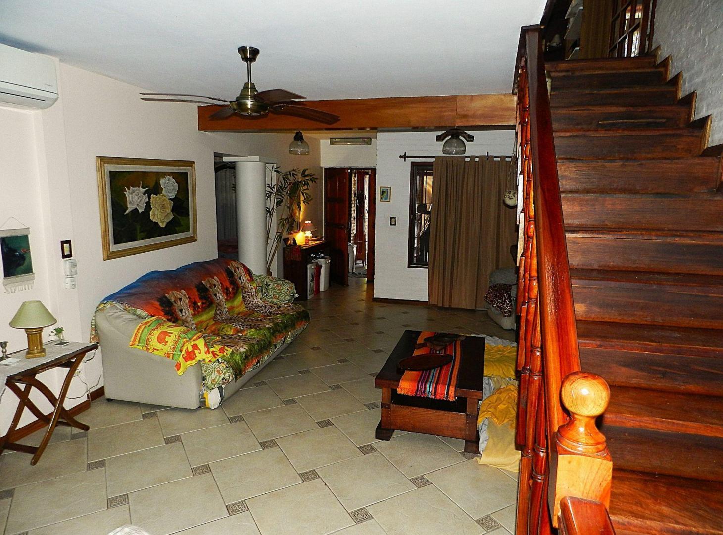 Foto de VENTA CASA 5 AMB. + DEPTO EN HURLINGHAM, imagen 3