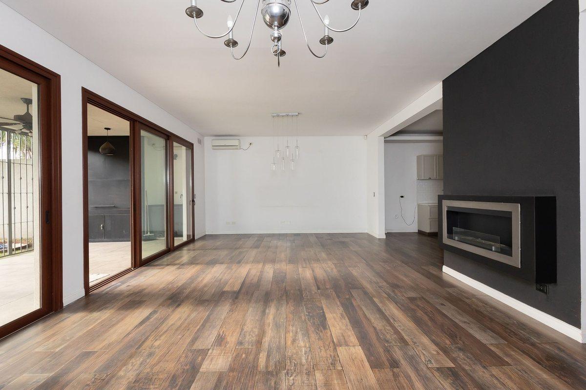Foto de VENTA CASA EN HURLINGHAM 6 AMB - PERMUTA FINANCIA!, imagen 1