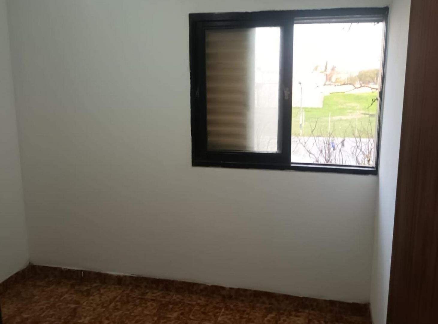Foto de EN VENTA DEPARTAMENTO 3 AMB BARRIO CERRADO MORON, imagen 1