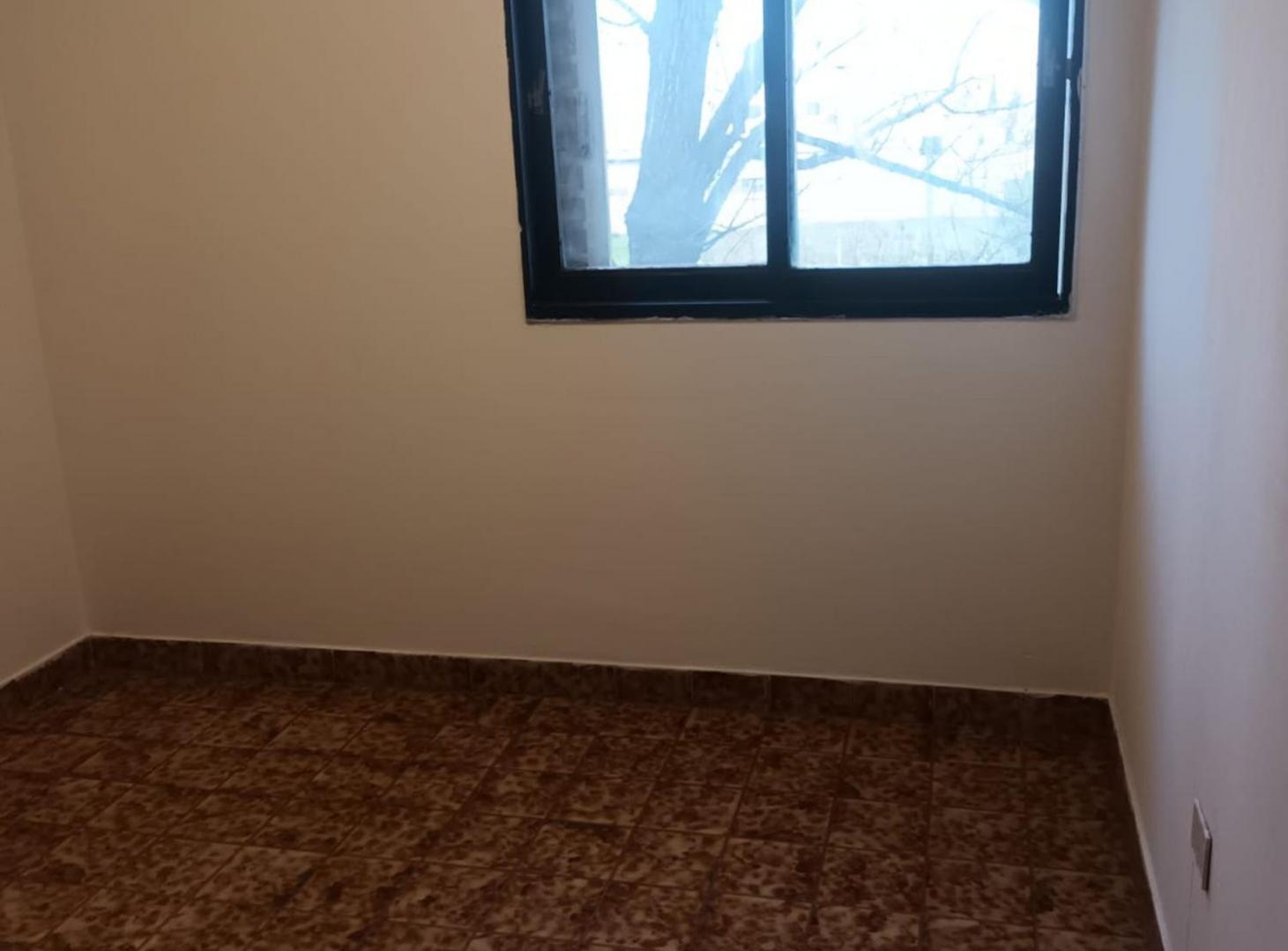 Foto de EN VENTA DEPARTAMENTO 3 AMB BARRIO CERRADO MORON, imagen 2