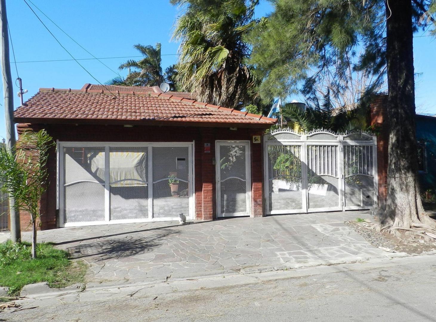 Foto de VENTA CASA 6 AMB. + DEPTO + QUINCHO EN HURLINGHAM, imagen 4