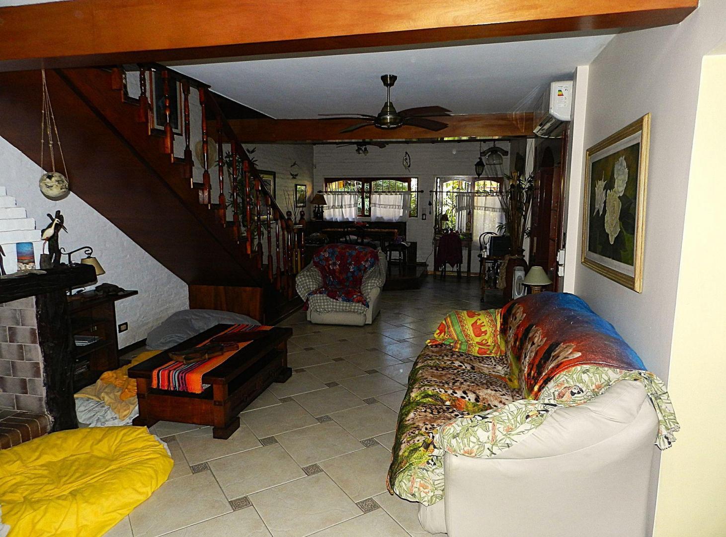 Foto de VENTA CASA 6 AMB. + DEPTO + QUINCHO EN HURLINGHAM, imagen 3