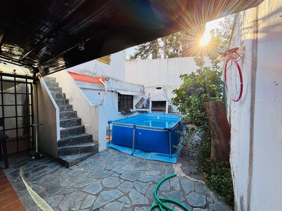 Foto de VENTA CASA 4 AMB VILLA BOSCH COCHERA PATIO PERMUTA, imagen 1