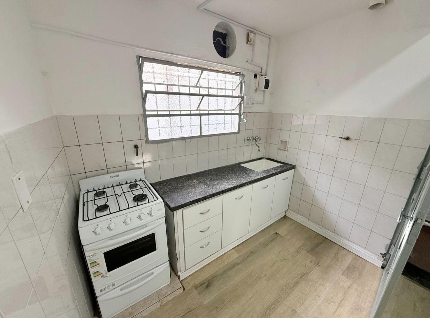 Foto de Venta ph 2 ambientes refaccionado terraza Caseros, imagen 3