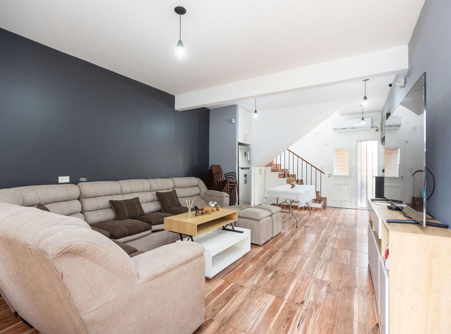 Foto de VENTA CASA 6 AMB MERLO C/ PILETA Y PARQUE, imagen 3