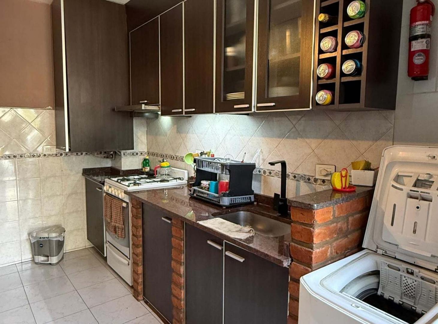 Foto de VENTA PH 3AMB CASEROS CENTRO, imagen 4