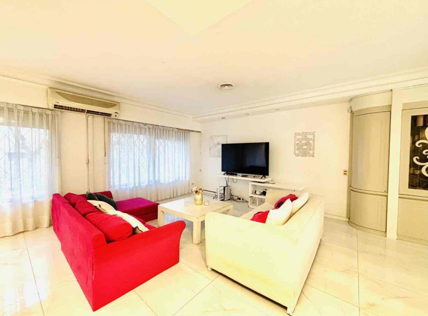 Foto de VENTA CASA 5 AMB BAJO VICENTE LOPEZ CON SEGURIDAD, imagen 5