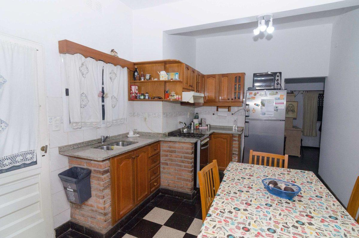 Foto de PH EN VENTA 4 AMB LOMAS DEL MIRADOR ACEPTA PERMUTA, imagen 3
